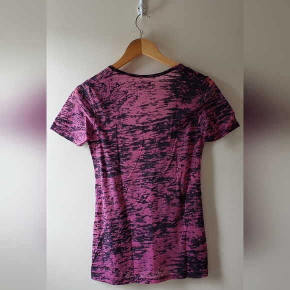 Urban Outfitters BDG v-neck t-shirt - Picture 2 of 3